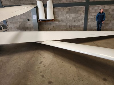 JAD wing resting on EAF wing.jpg